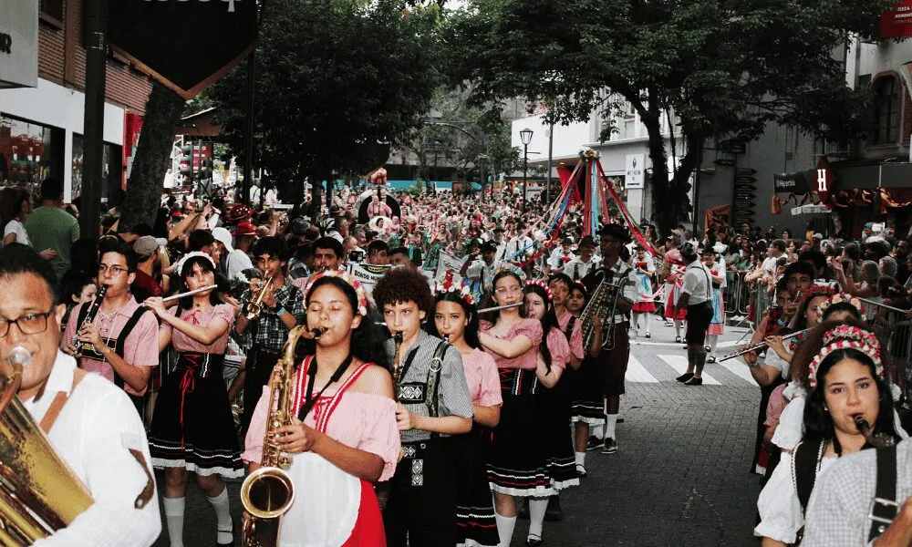Como surgiu a Oktoberfest Blumenau - tradicao para a cidade