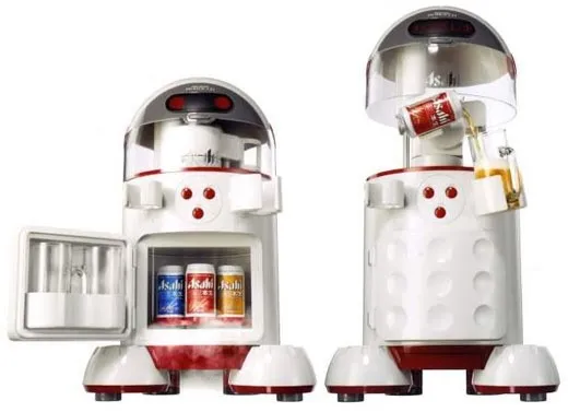 Dois robôs japoneses de brinquedo que guardam e servem latas de cerveja Asahi, um deles com a porta aberta